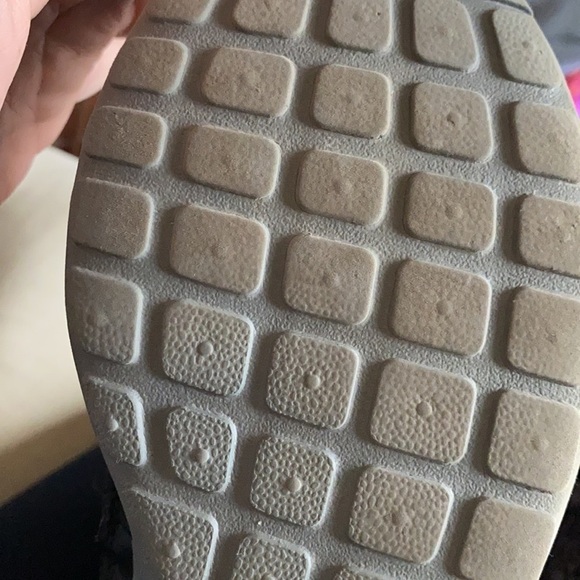 NIKE Women's Roshe One High SneakerBoot - Picture 6 of 6